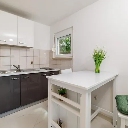 Beba Apartmán Jadranovo